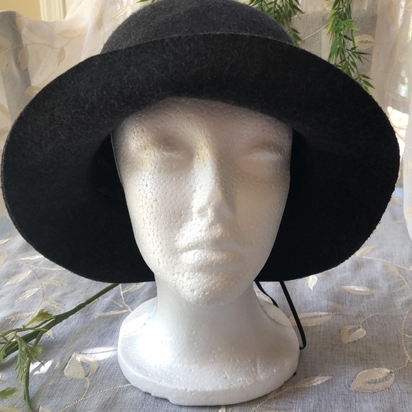 J JILL Gray 100% Wool Hat with black ribbon accent - Picture 13 of 16